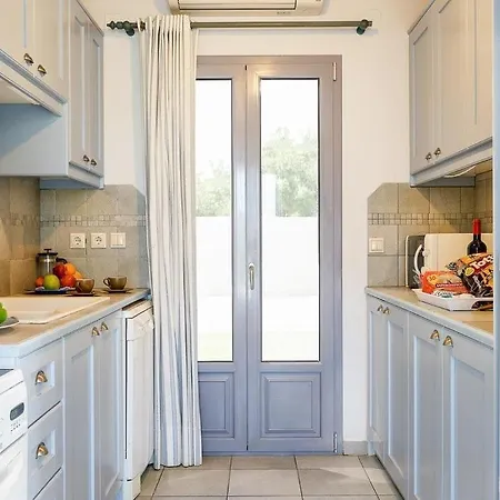 Sleeps 4 Pool Air Con Wifi Вилла *